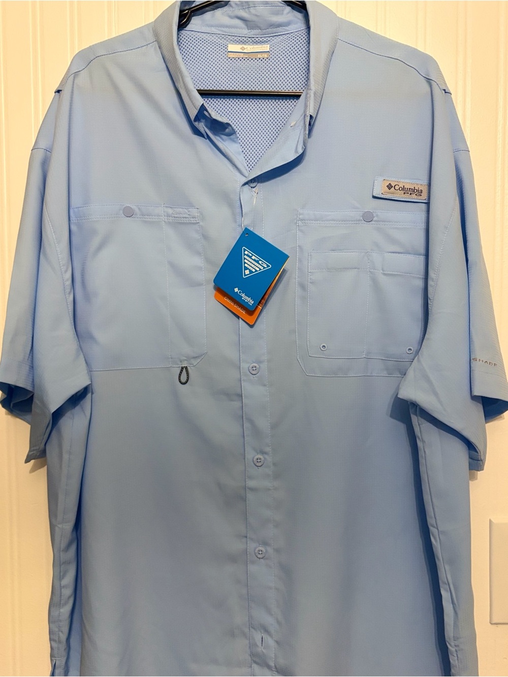 Columbia Men’s Light Blue Short-Sleeve Button-Down Fishing Shirt